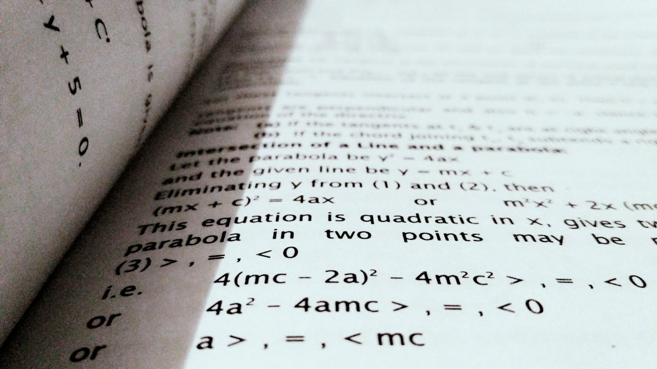 Matematikusok bebizonyították, hogy Dudeney feladványa nem oldható meg négynél kevesebb darabból