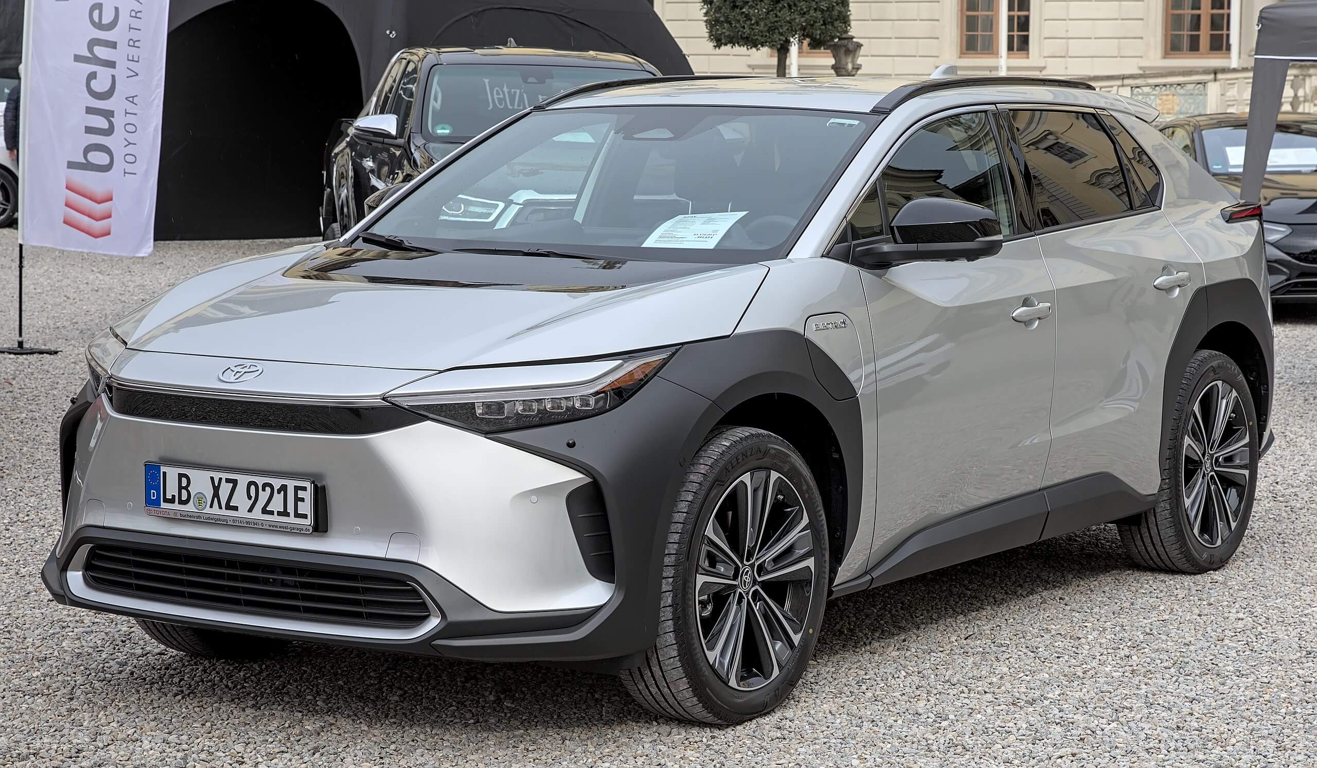 Toyota bZ4X: Hosszabb gyártási ciklus és frissített elektromos SUV a villanyautó-piacon