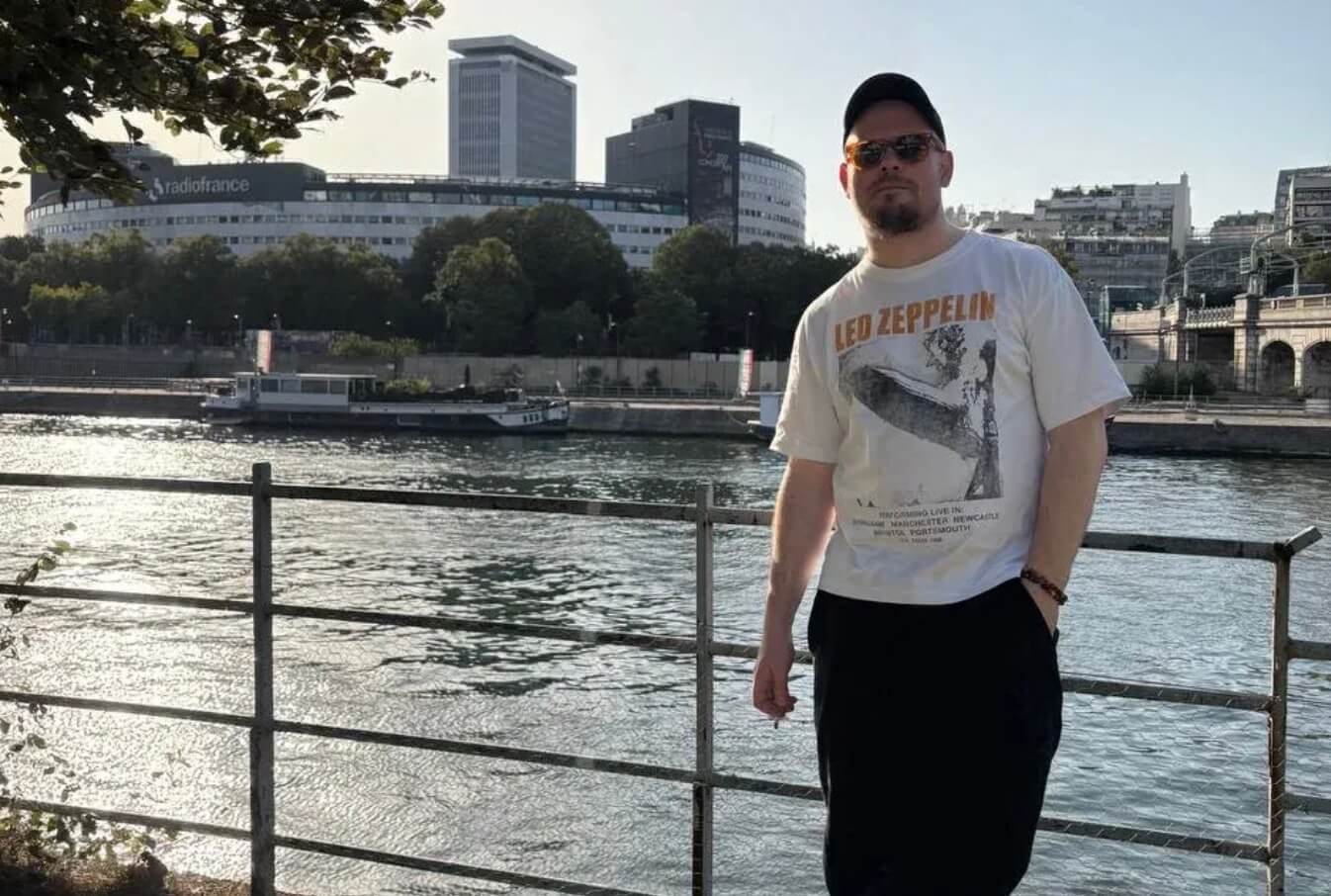Egy orosz újságíró kizuhant egy párizsi lakás ablakából