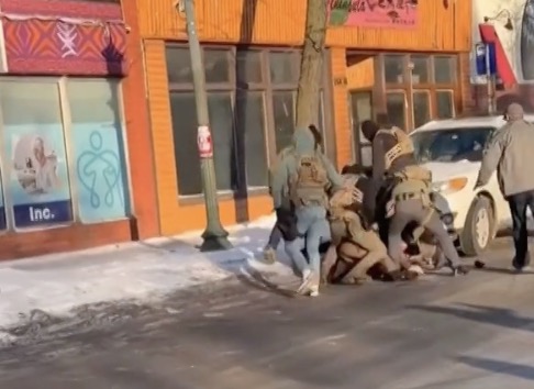 Feszültség az egyházak és a Fehér Ház között a minnesotai ICE-incidensek után