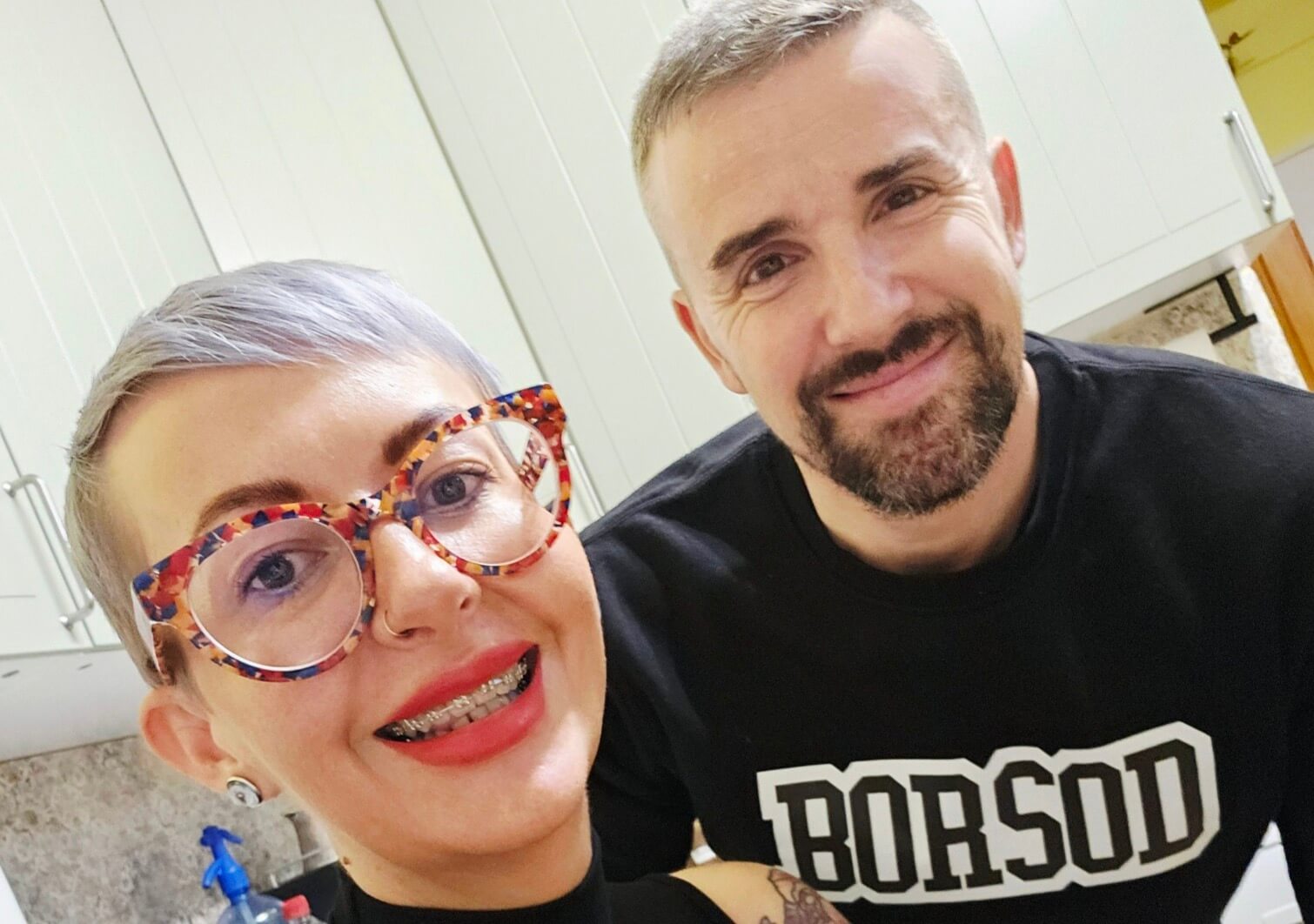 Jakab Péter szokatlan stílusban reagált a közösségi média kommentjeire