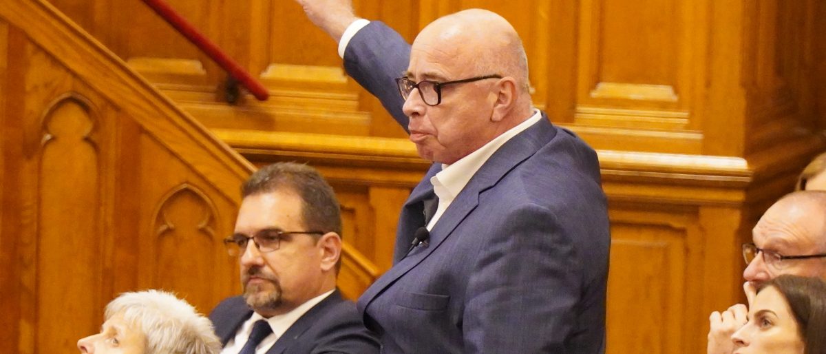 Balla György távozásra szólította fel Magyar Pétert az Országgyűlésben