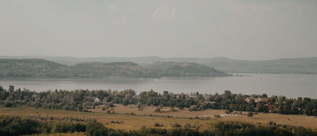 Egyhavi csapadék zúdult a Balatonra, Balatonkenesén 43 milliméter eső esett