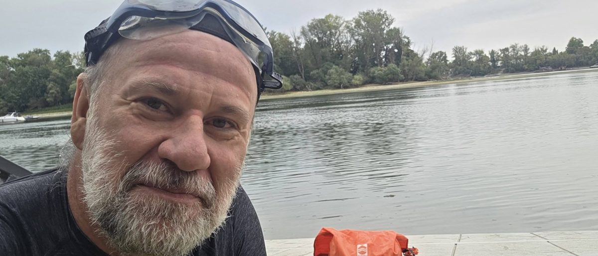 Kürti Gábor tíz óra alatt úszta végig a Szentendrei-Dunát