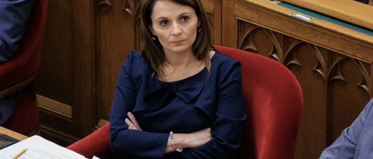 Lőrincz Viktória: Az Orbán-kormány átverte a vidéki embereket, a fejlesztési pénzeket politikai alapon osztogatták