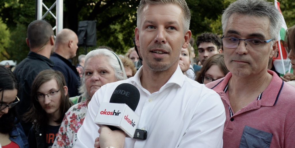 139 igennel függesztette fel a parlament a miniszterelnök és két ellenzéki képviselő mentelmi jogát