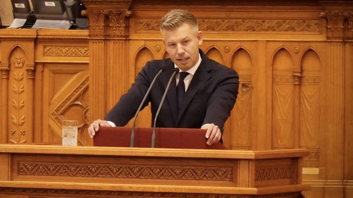 Két héttel elhalasztaná a Tisza az ügynökakták nyilvánosságra hozatalát