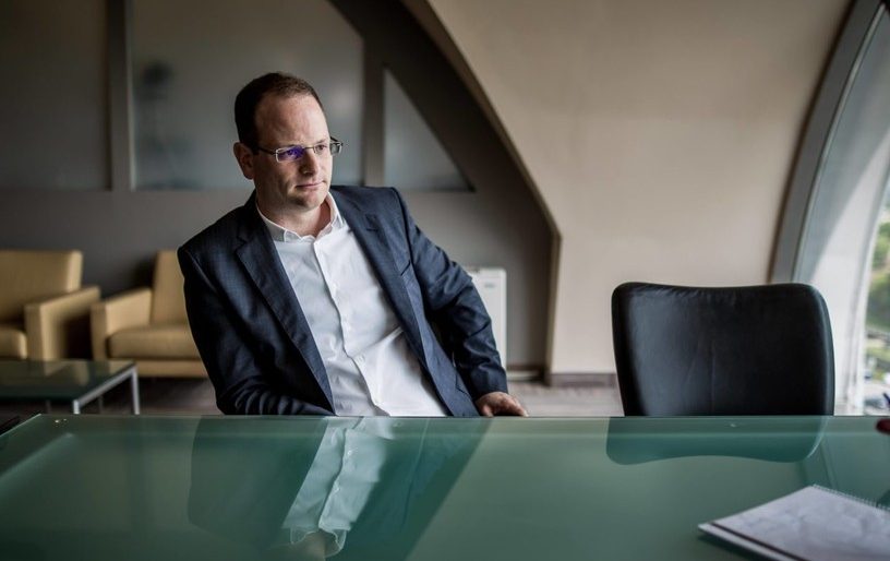 Házi őrizetbe került nyomkövetővel Jellinek Dániel, Szivek Norbert marad letartóztatásban