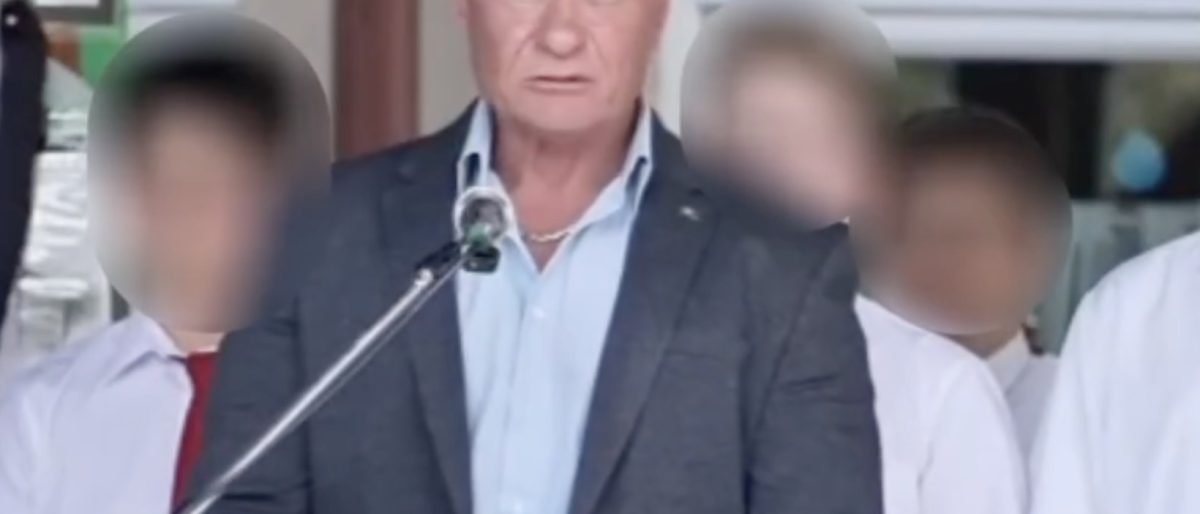 Szabó Attila mi hazánkos képviselő Szálasi-idézettel zárt egy iskolai megemlékezést Vecsésen