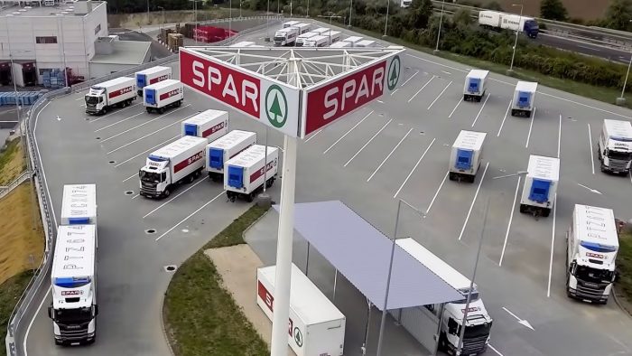 Újabb beadvánnyal támadja az Európai Bizottságnál a kiskereskedelmi különadót a Spar