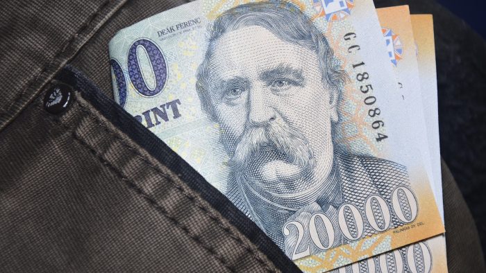 Ennyit keresnek valójában a magyarok: mást mutat az átlagbér és a medián